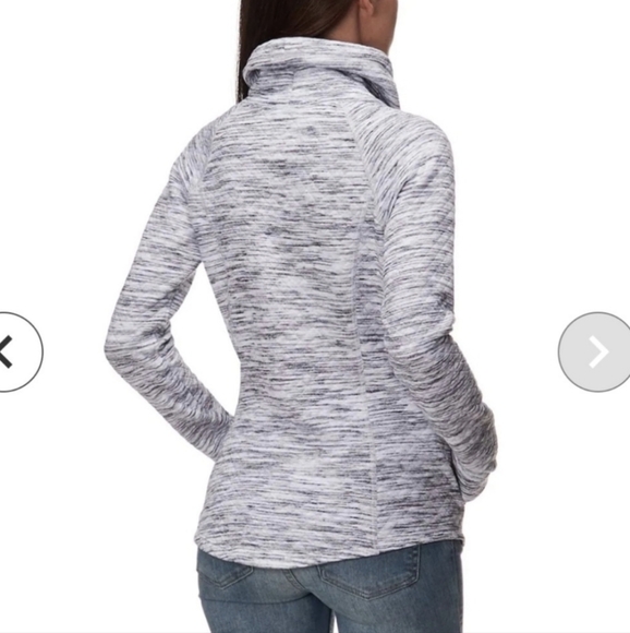 Marmot Women's Annie Quilted Pullover Cowl Neck Sweatshirt White/Black Size M - Picture 2 of 15